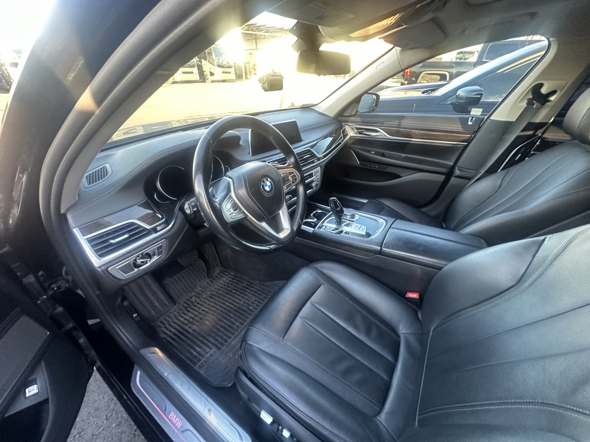 Photo of Sedan for sale: 2019 BMW 740i