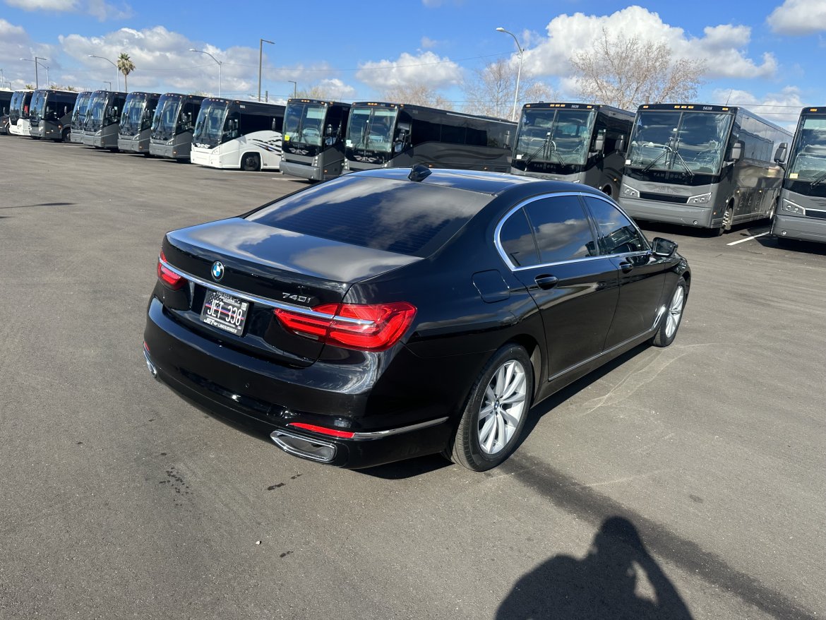 Photo of Sedan for sale: 2019 BMW 740i