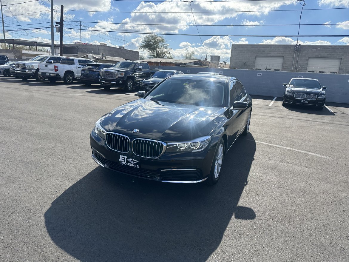 Photo of Sedan for sale: 2019 BMW 740i