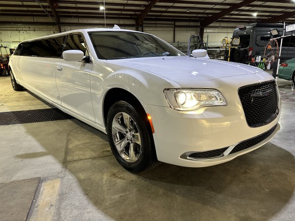 2023 Chrysler 300 Limousine for Sale in Springfield, MO - Photo 2
