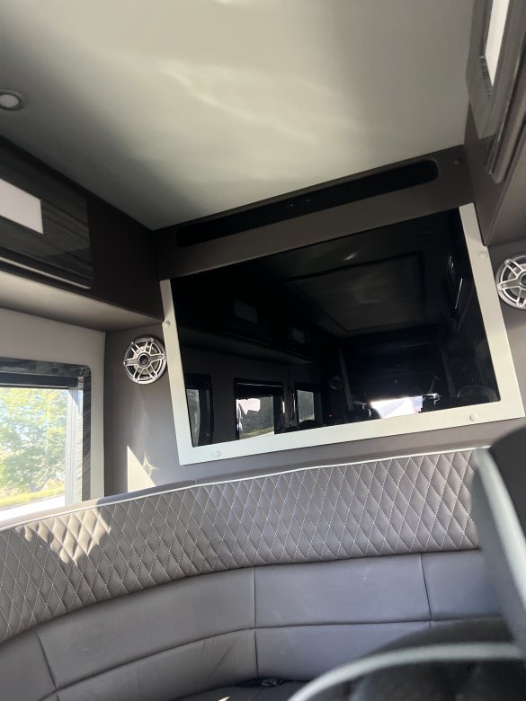 2022 Westwind Coach Mercedes-Benz Sprinter Executive Shuttle