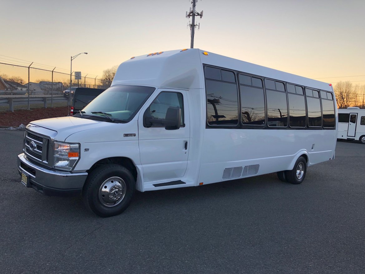 Limo Bus for sale: 1998 Ford E-450 by Federal