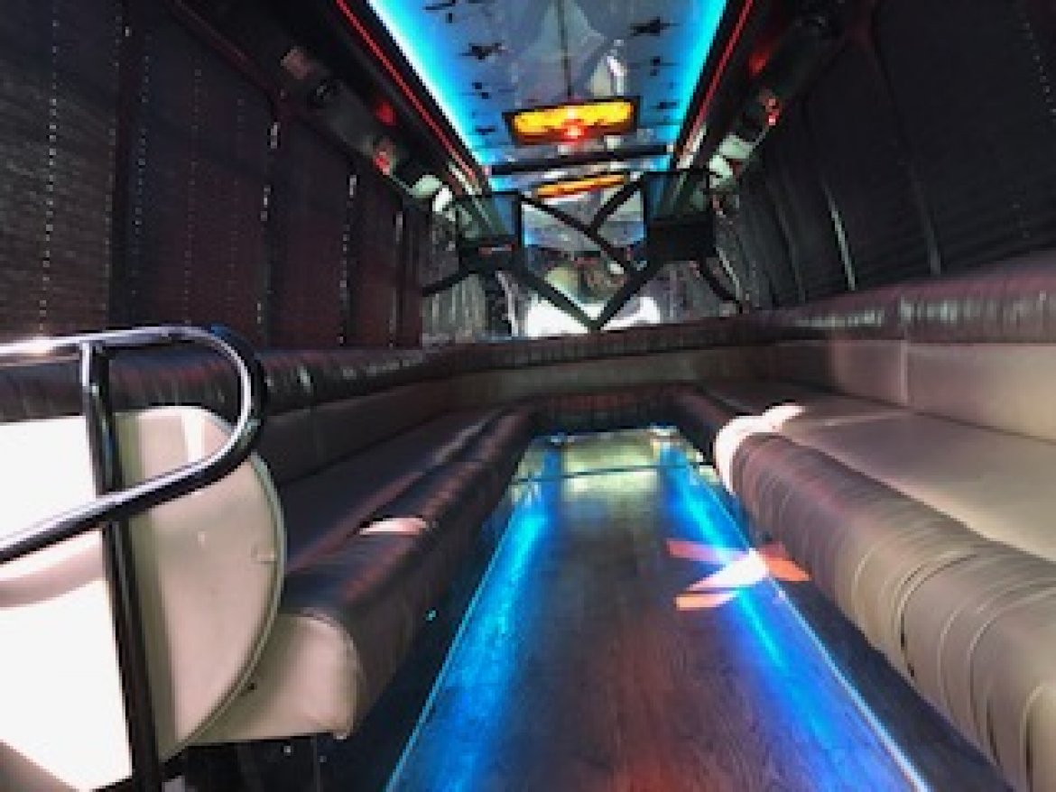 Photo of Limo Bus for sale: 1998 Ford E-450 by Federal