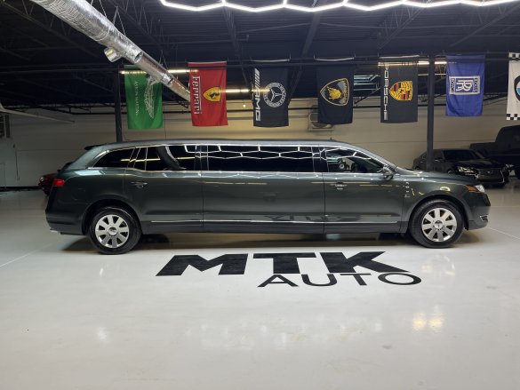 2015 Lincoln MKT Limousine for Sale in Richmond, VA - Main Photo