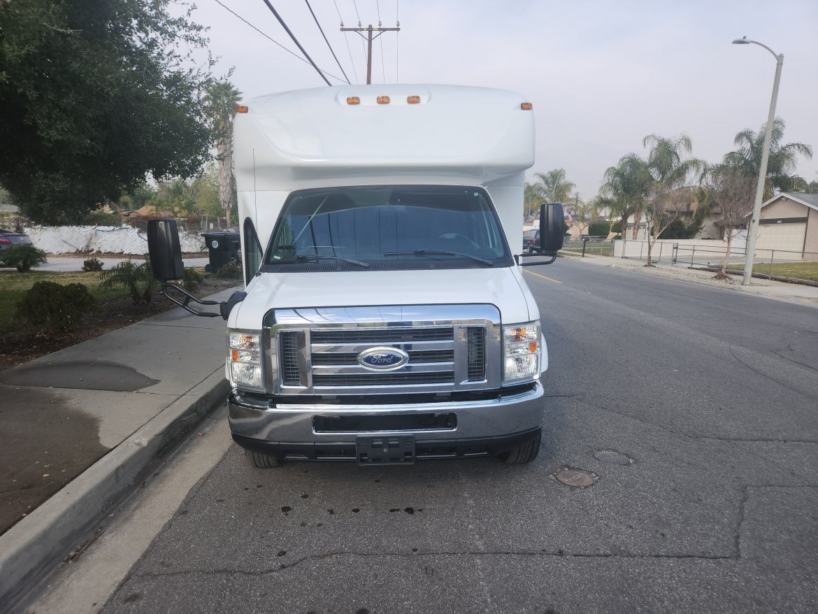 Limo Bus for Sale in Fontana, CA - Photo 4