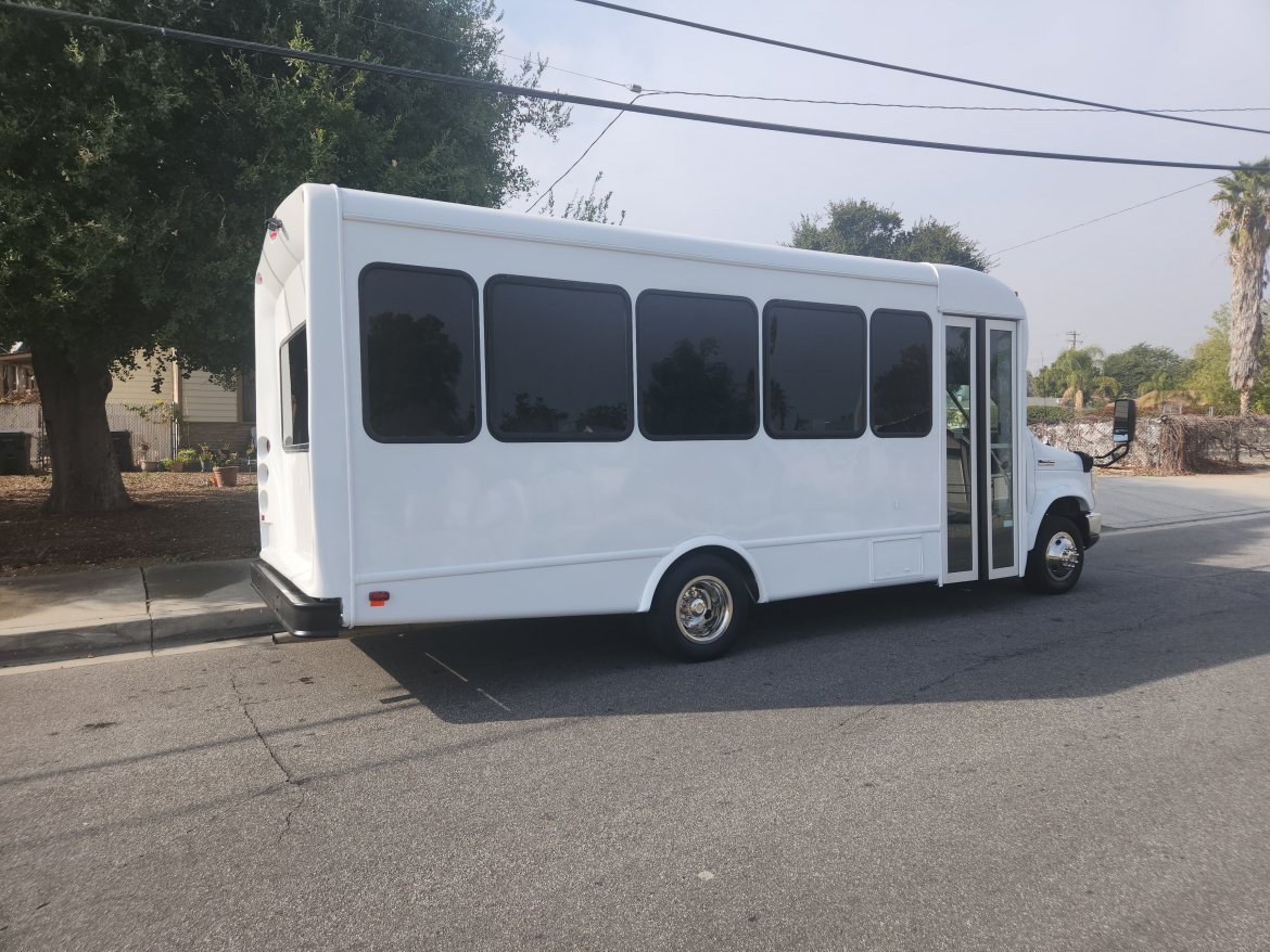 Limo Bus for Sale in Fontana, CA - Photo 8