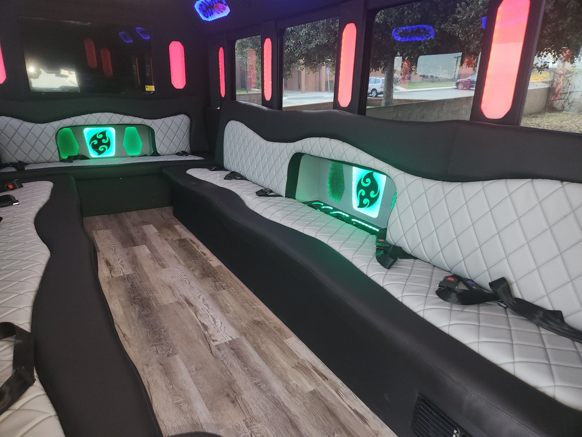 Limo Bus for Sale in Fontana, CA - Photo 13