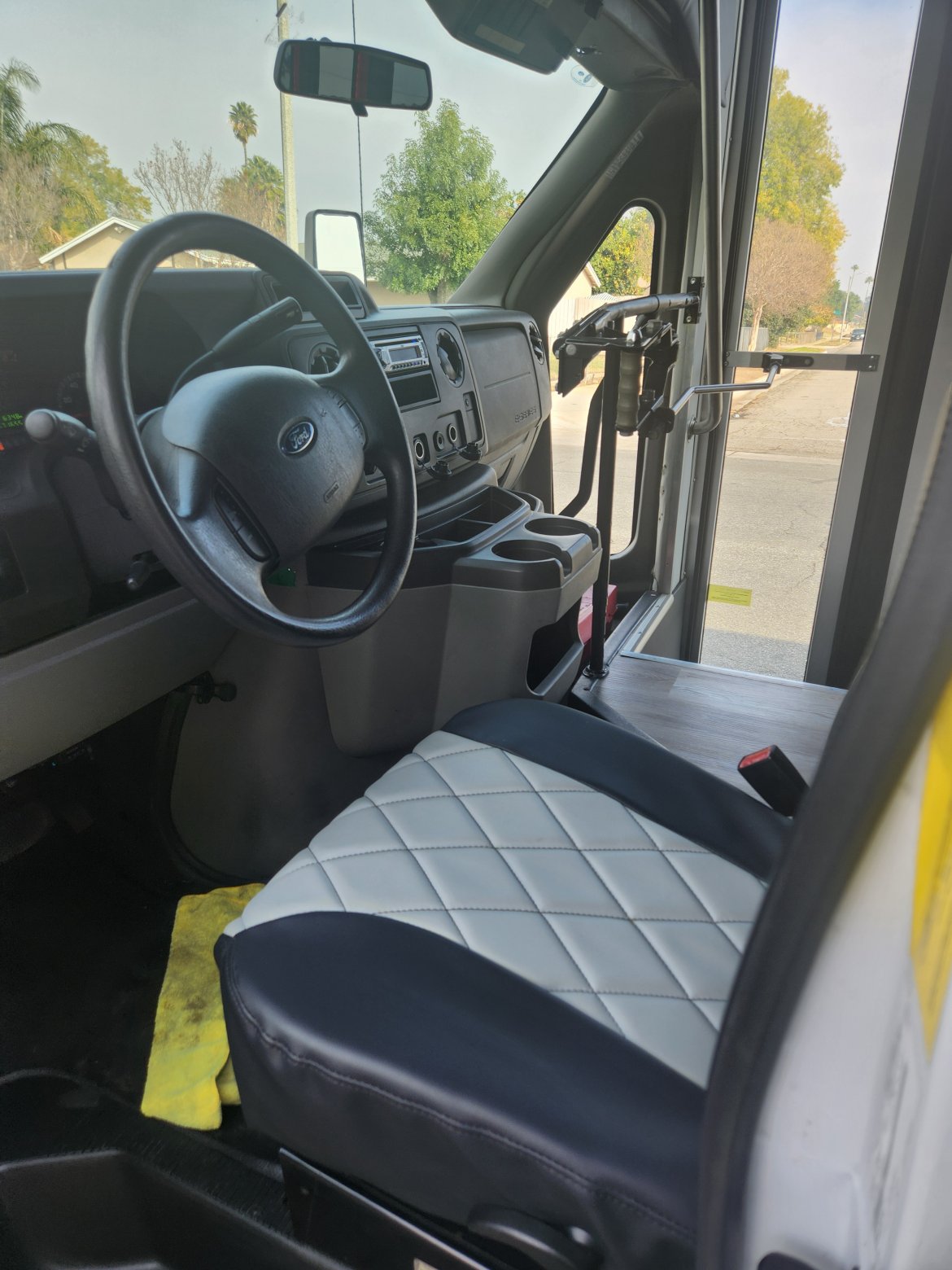Limo Bus for Sale in Fontana, CA - Photo 17