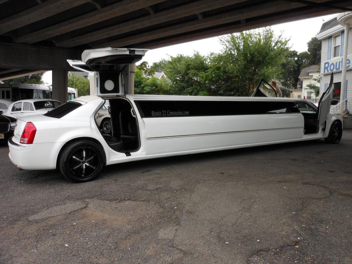 Limousine for sale: 2009 Chrysler 300 200&quot; by Limos by Moonlight