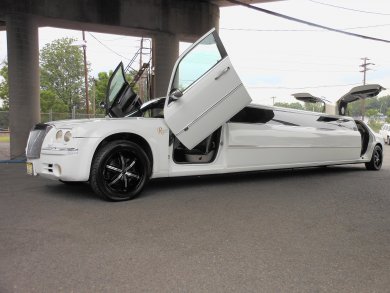 2009 Chrysler 300 Limousine for Sale in Hilside, New Jersey, US - Photo 3