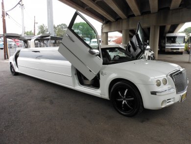 2009 Chrysler 300 Limousine for Sale in Hilside, New Jersey, US - Photo 4
