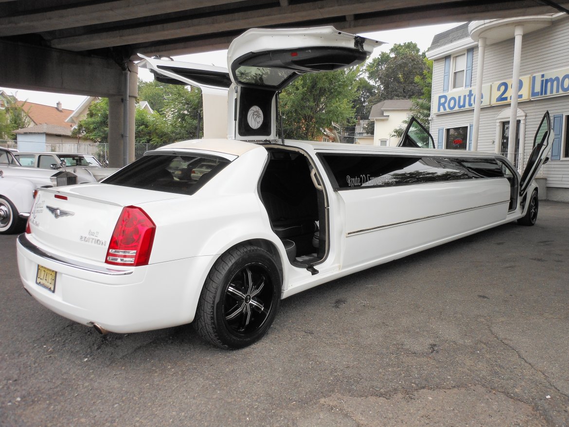 Photo of Limousine for sale: 2009 Chrysler 300 200&quot; by Limos by Moonlight