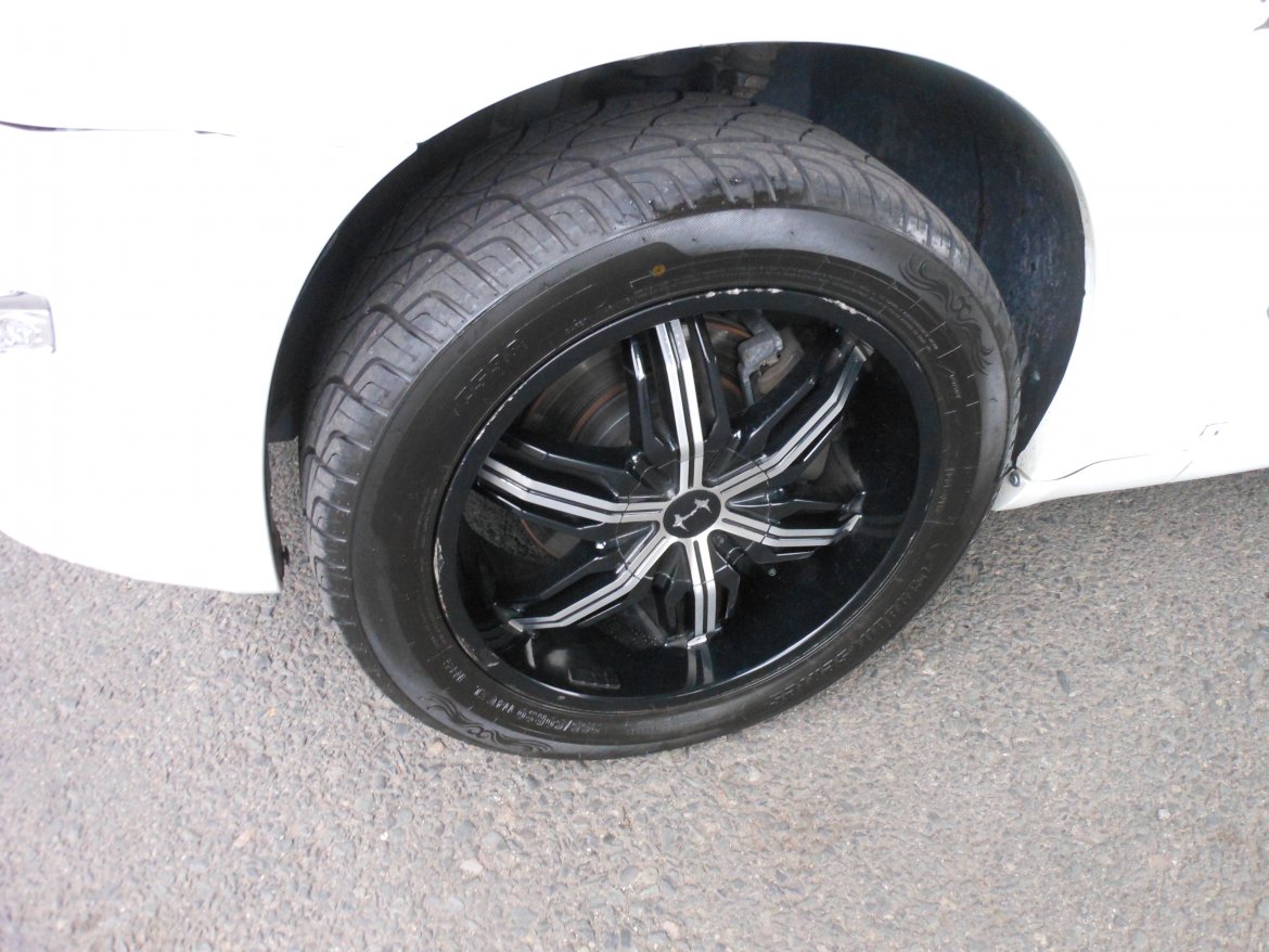 Photo of Limousine for sale: 2009 Chrysler 300 200&quot; by Limos by Moonlight