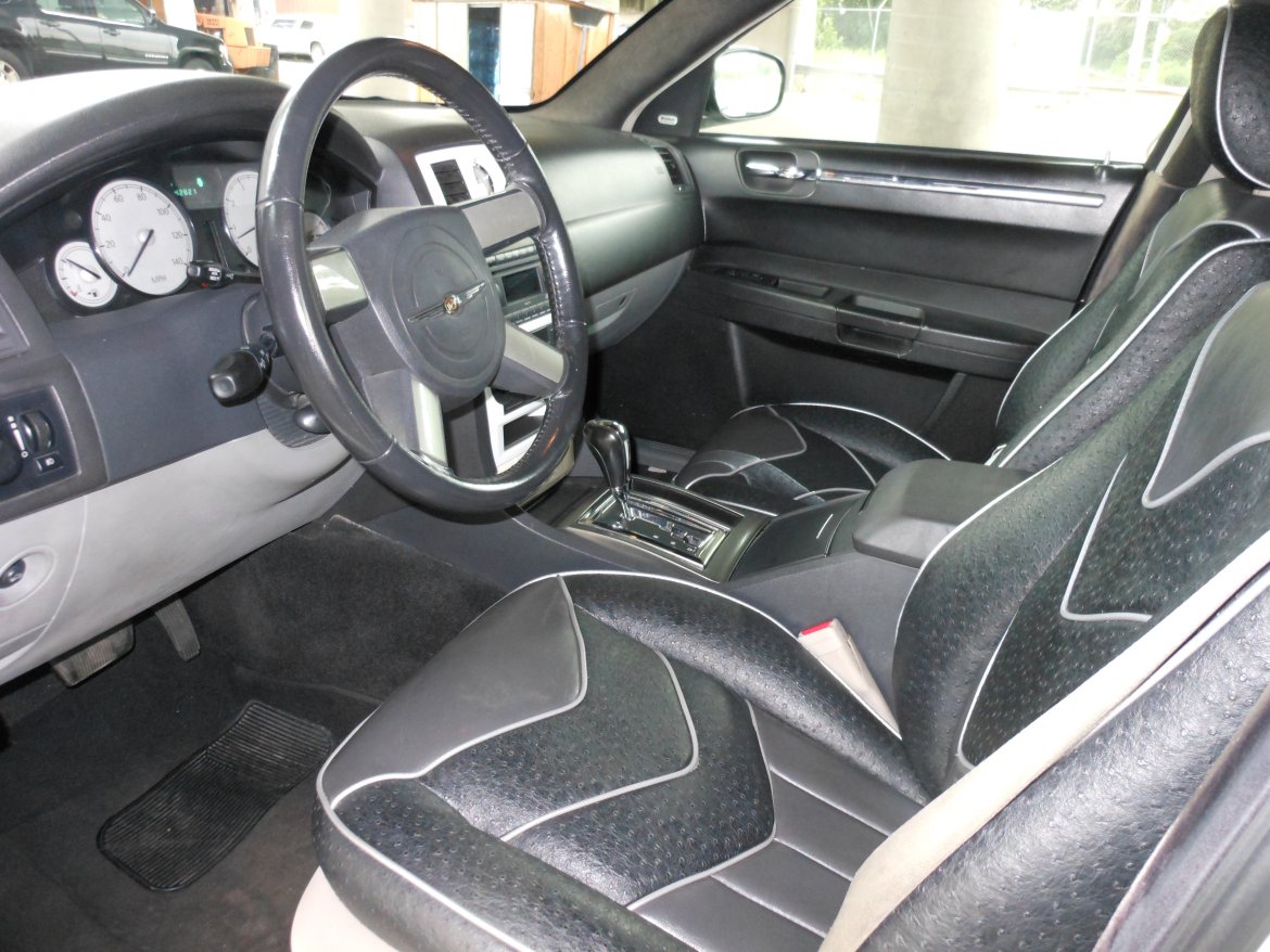 Photo of Limousine for sale: 2009 Chrysler 300 200&quot; by Limos by Moonlight