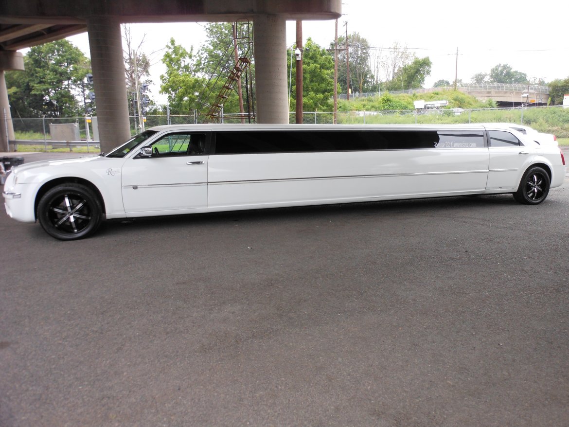 Photo of Limousine for sale: 2009 Chrysler 300 200&quot; by Limos by Moonlight