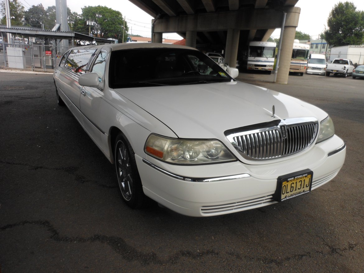 Photo of Limousine for sale: 2004 Lincoln Town Car by Tiffany Coachworks