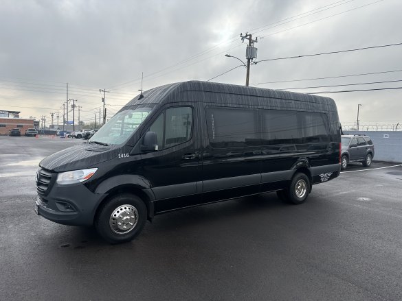2022 Mercedes-Benz Sprinter 3500 Sprinter for Sale in Phoenix, AZ - Photo 2