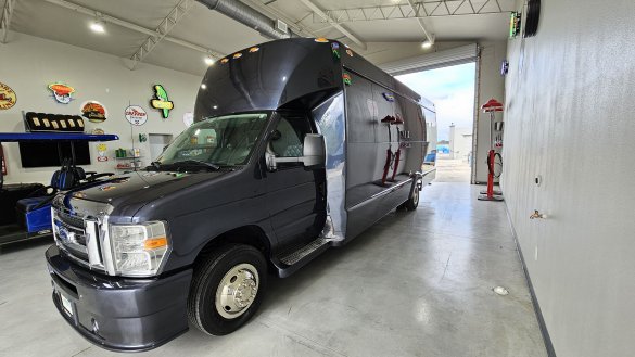 2017 Ford E450 Limo Bus for Sale in Dade City, FL - Photo 3