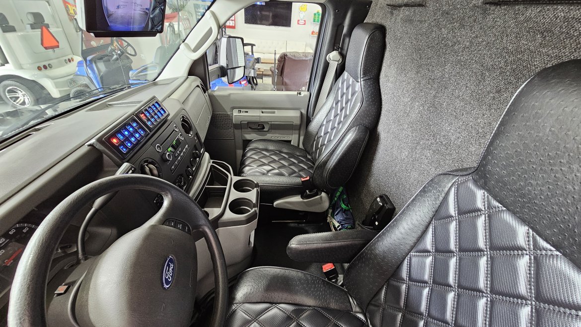 Limo Bus for Sale in Dade City, FL - Photo 10