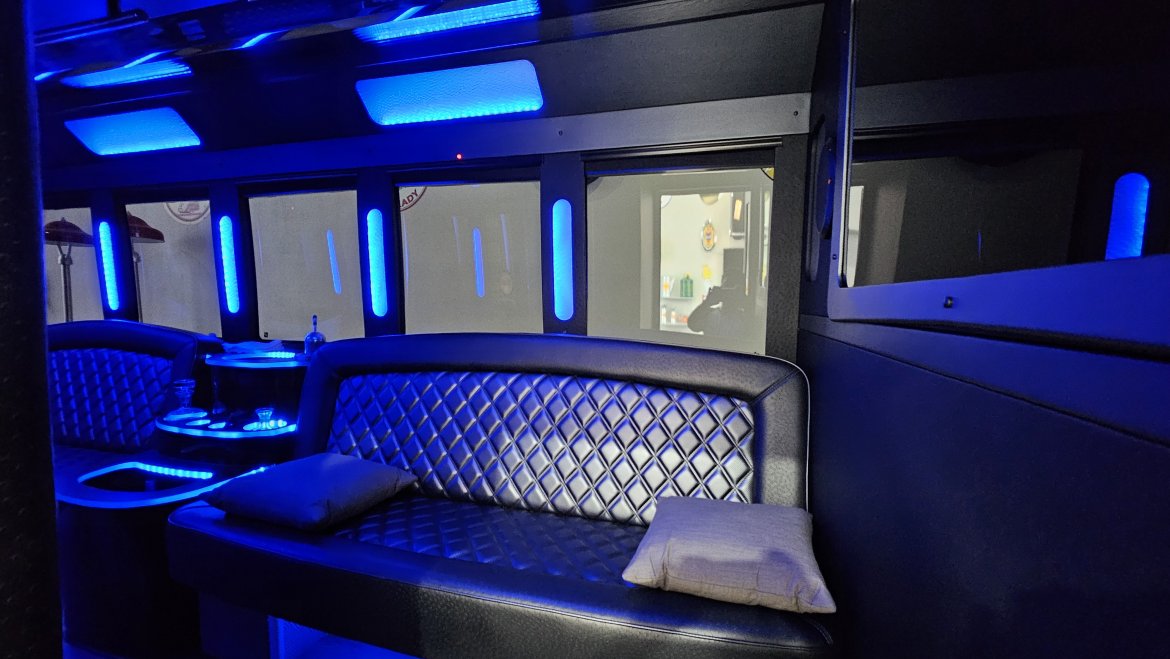 Limo Bus for Sale in Dade City, FL - Photo 15