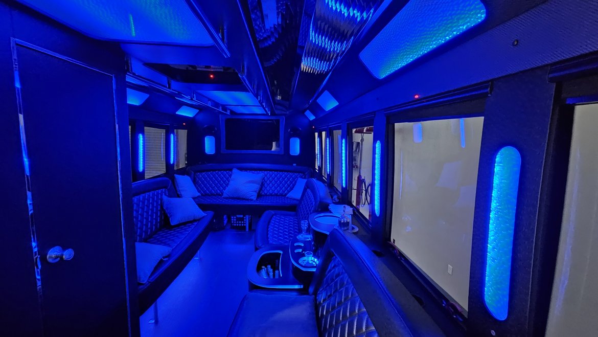 Limo Bus for Sale in Dade City, FL - Photo 16