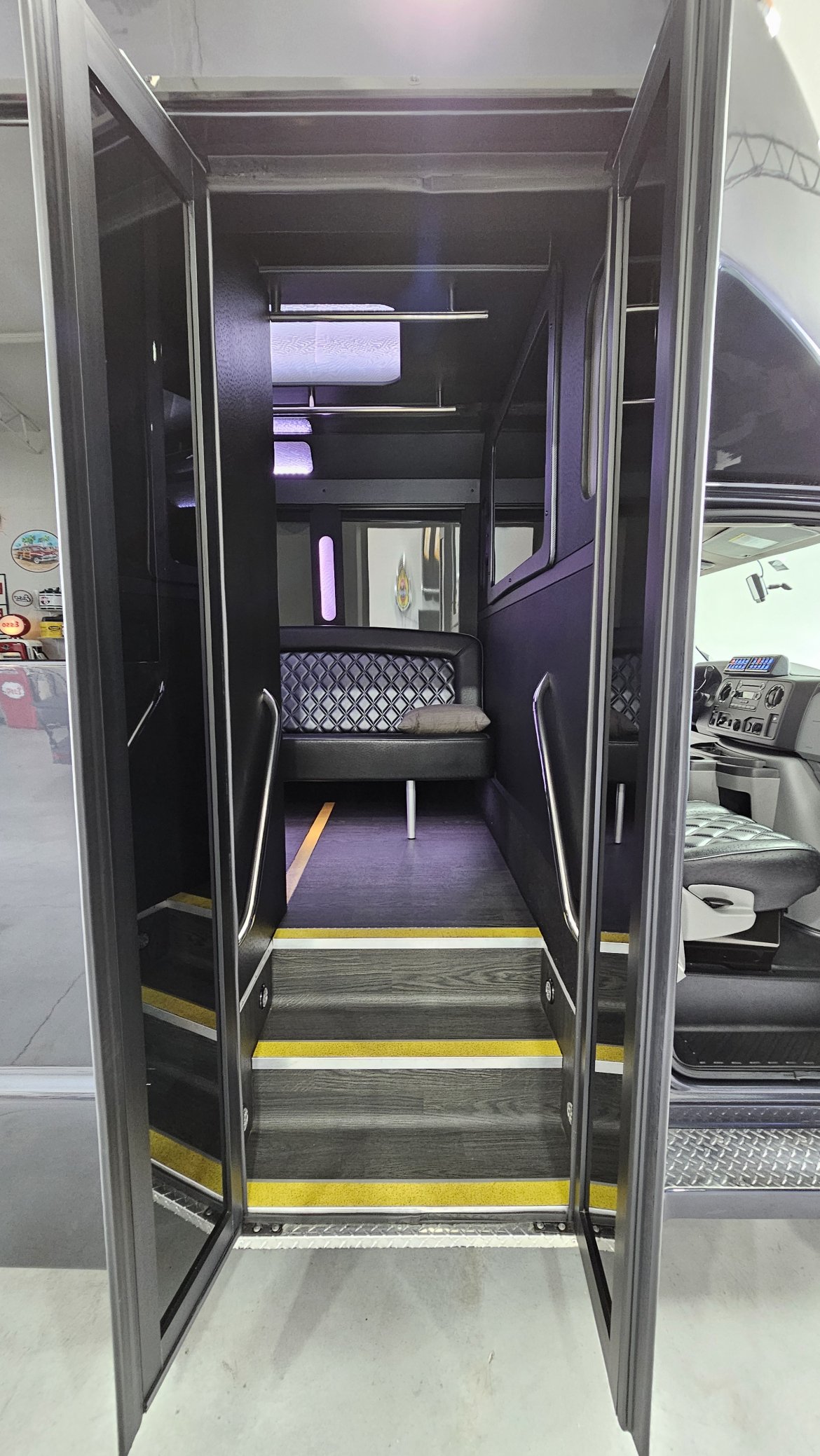 Limo Bus for Sale in Dade City, FL - Photo 21