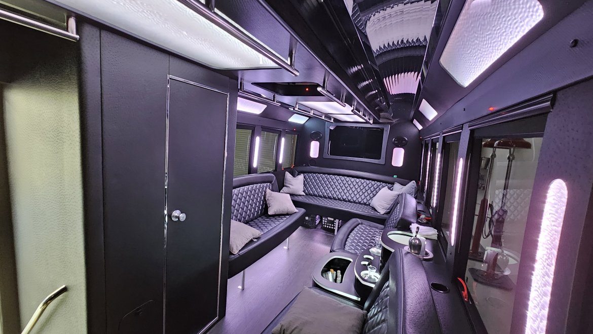 Limo Bus for Sale in Dade City, FL - Photo 24