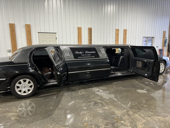 2009 Lincoln Lincoln Towncar 2009 Limousine for Sale in Green Bay, WI - Main Photo