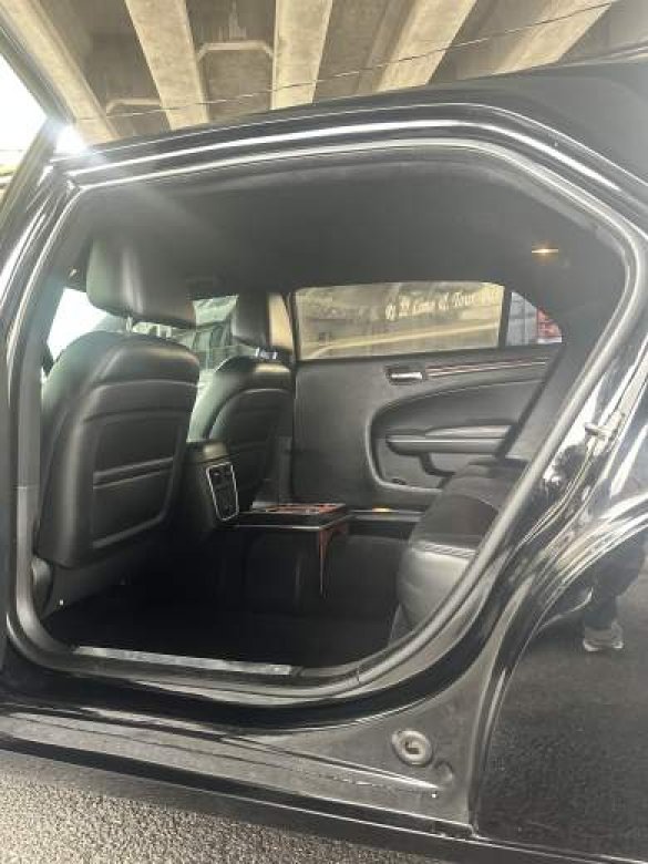 2014 Chrysler 300 XXL 20" Sedan LAS VEGAS Limo Show floor Car & MUST GO one of kind