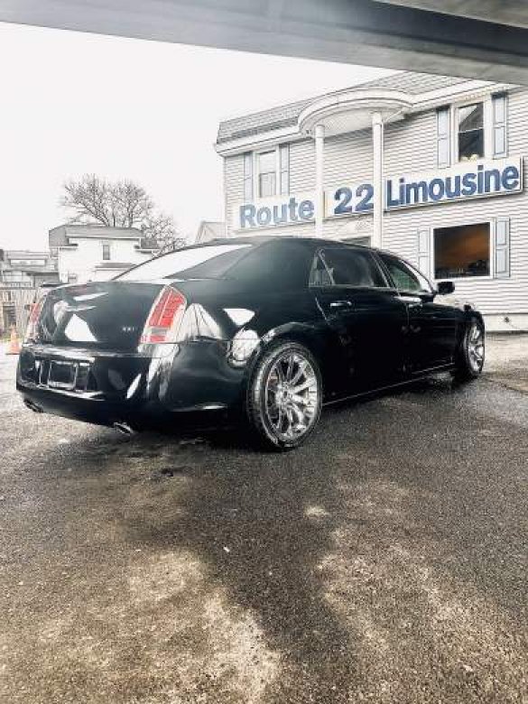 2014 Chrysler 300 XXL 20" Sedan LAS VEGAS Limo Show floor Car & MUST GO one of kind