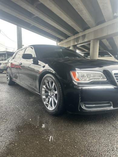 2014 Chrysler 300 XXL 20" Sedan LAS VEGAS Limo Show floor Car & MUST GO one of kind