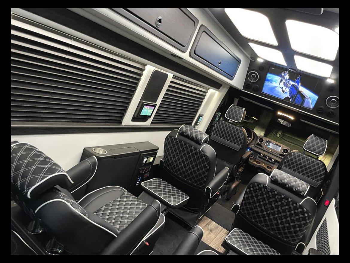 2023 Eco Revolution V6 Midwest Automotive Designs Mercedes-Benz Sprinter - Photo 3