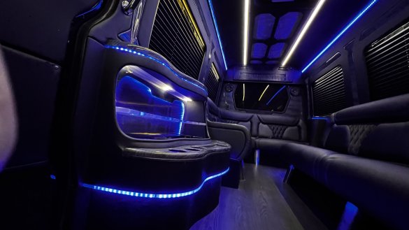 2018 Mercedes-Benz Sprinter 3500 Sprinter for Sale in Anaheim, CA - Photo 2