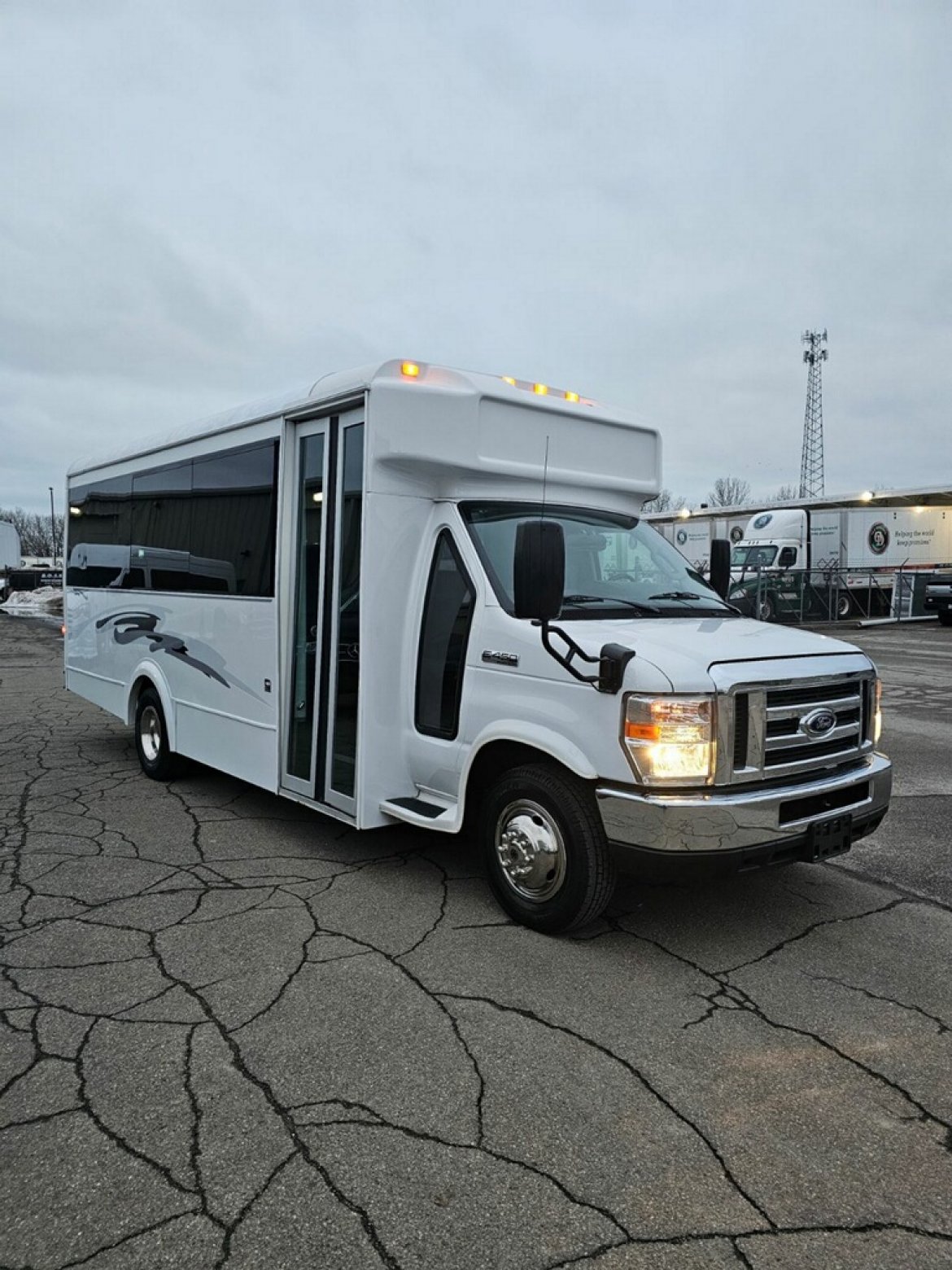 Limo Bus for Sale in Erie, PA - Photo 9