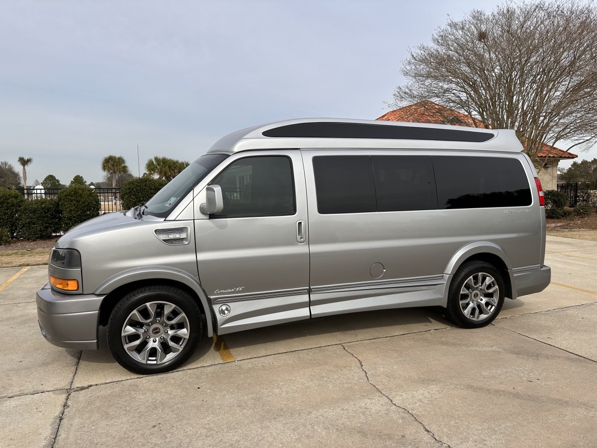 Executive Shuttle for sale: 2022 GMC 7 Passenger by Explorer Van Company