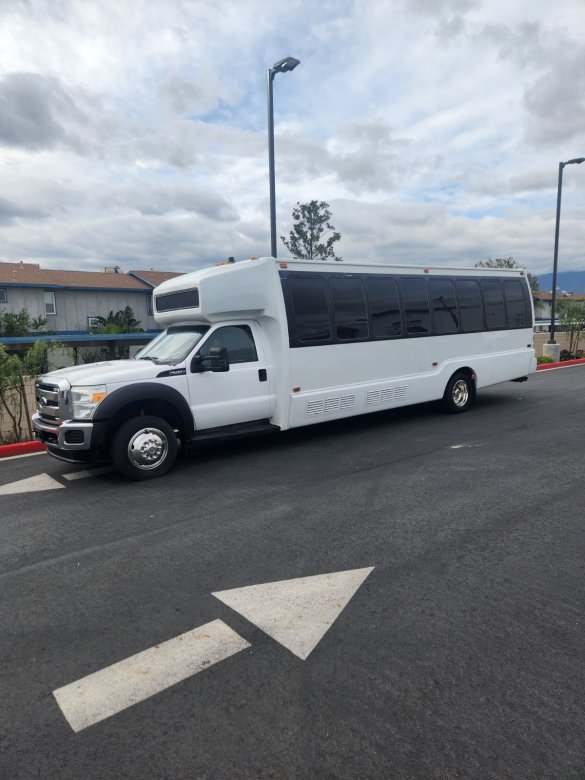 2013 Ford F550 Limo Bus for Sale in Fontana, CA - Photo 3