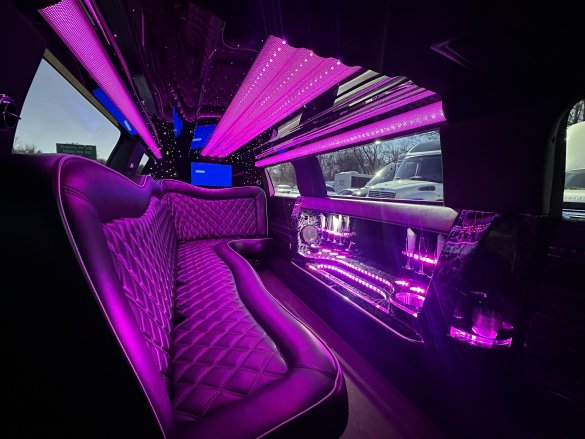 2016 Lincoln MKT 120" 5th Door Limousine for Sale in Morganville, NJ - Photo 3
