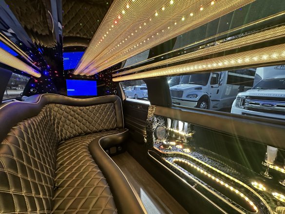 2016 Lincoln MKT 120" 5th Door Limousine for Sale in Morganville, NJ - Photo 2