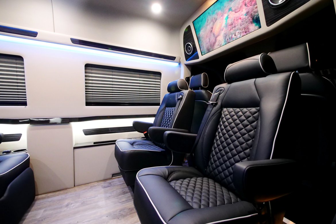 Limousine for Sale in South Hackensack, NJ - Photo 14