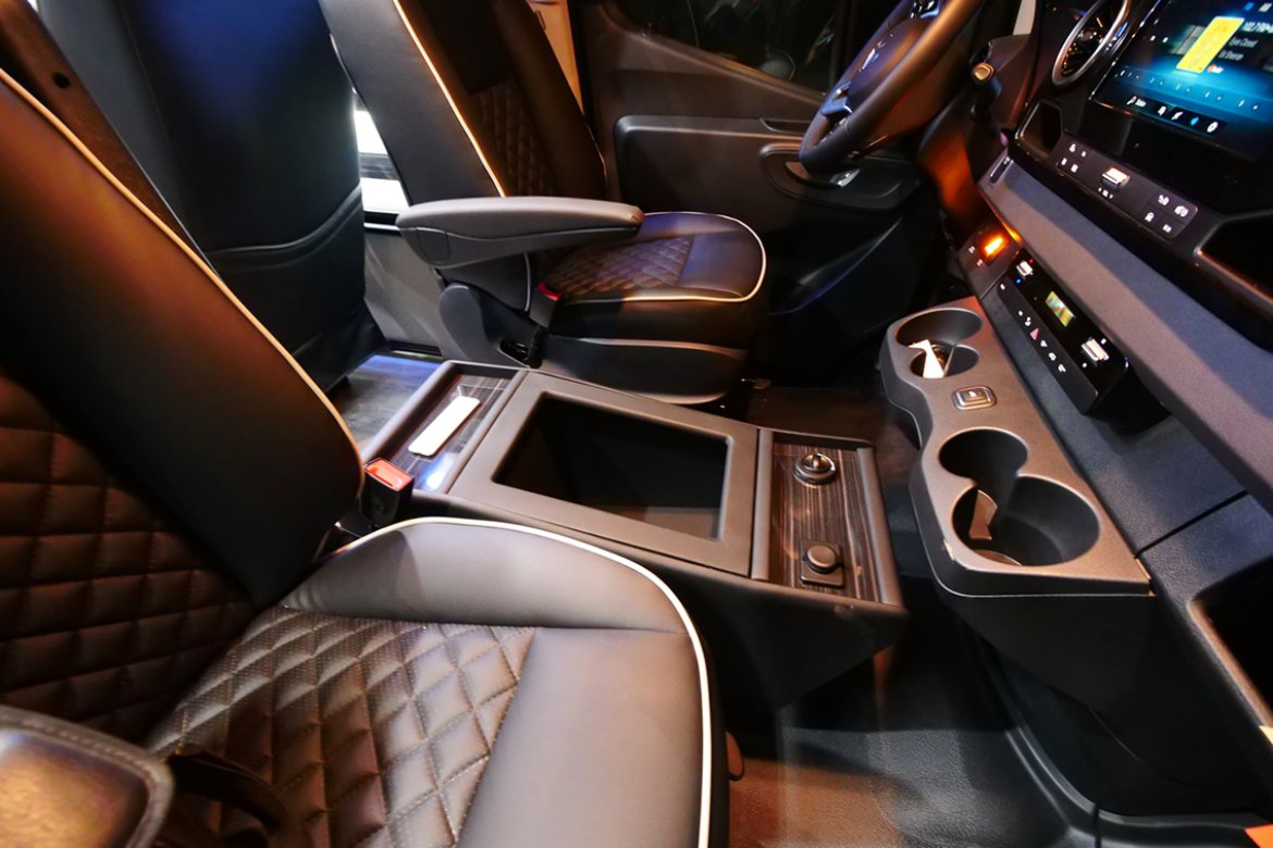 Limousine for Sale in South Hackensack, NJ - Photo 16