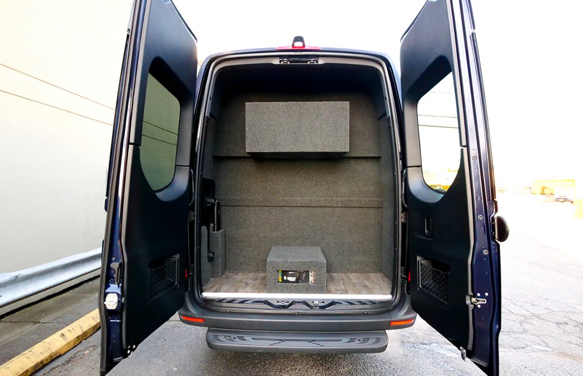 Limousine for Sale in South Hackensack, NJ - Photo 17