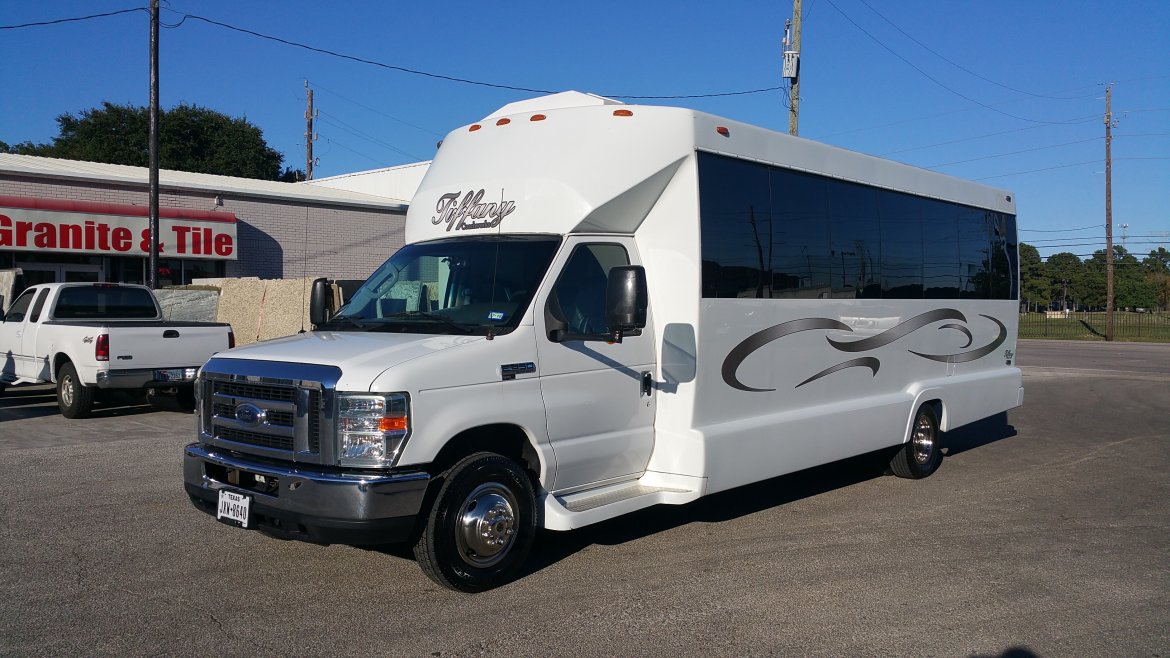 Limo Bus for sale: 2008 Ford E 450 by Tiffany