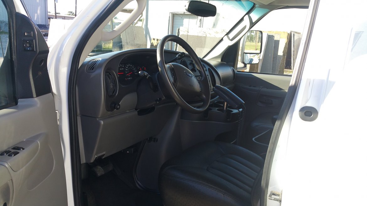 Photo of Limo Bus for sale: 2008 Ford E 450 by Tiffany