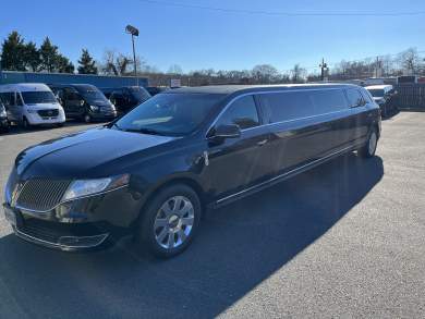 2014 Executive Coach Lincoln MKT Limousine