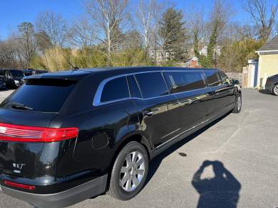 2014 Executive Coach Lincoln MKT Limousine