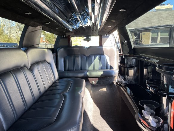 2014 Executive Coach Lincoln MKT Limousine