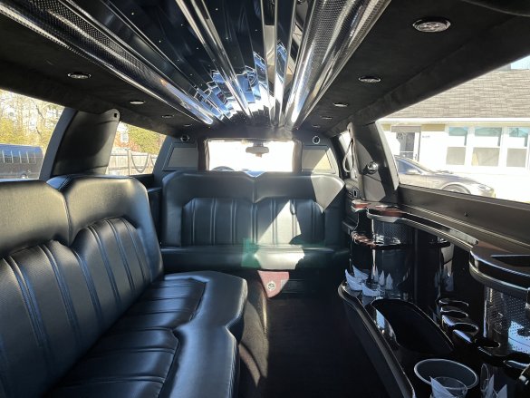 2014 Executive Coach Lincoln MKT Limousine