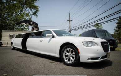 2016 Chrysler 300 stretch Limousine