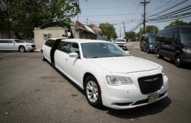 2016 Chrysler 300 stretch Limousine