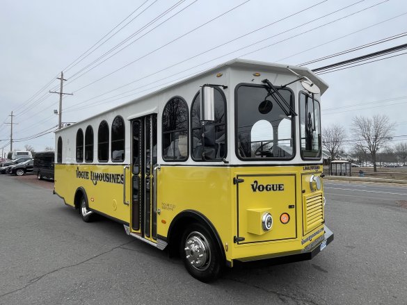 2004 Freightliner Trolley - Limo Style Trolley for Sale in Morganville, NJ - Main Photo